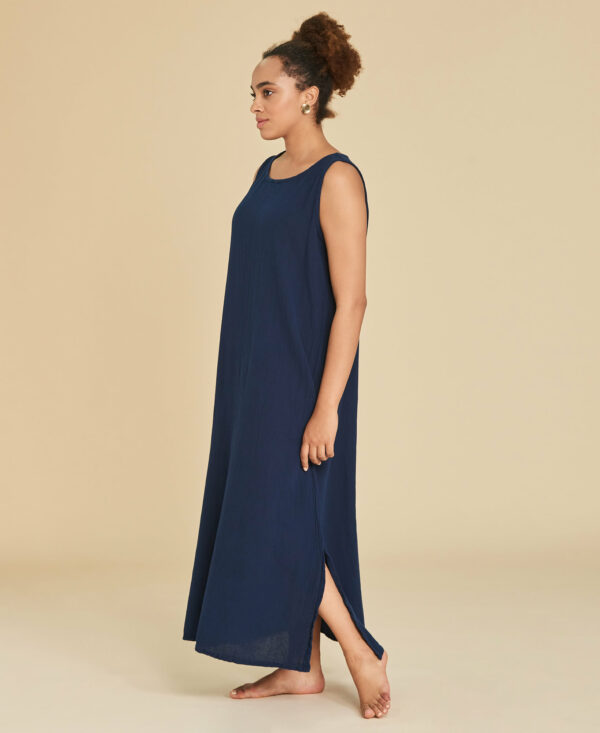 Robe-Gaze-Coton-Sylvia-couleur-Bleu-Sapphire-marque-Ahuma-0001 Robe débardeur longue basique en coton Sylvia couleur Bleu marine