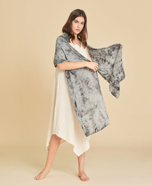 Soldes 66 Accessoire Gaze Coton Shawl couleur Tie Dye Washed Black marque Ahuma 0008 » Ahúma 100% Gaze de Coton