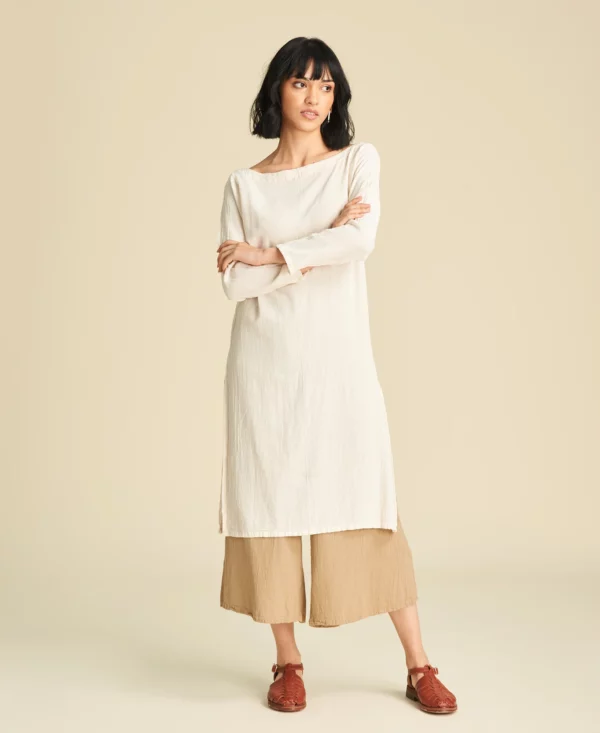 Amalia_Bone_01 Tunique longue à manche longue en gaze de coton Amalia en couleur Bone