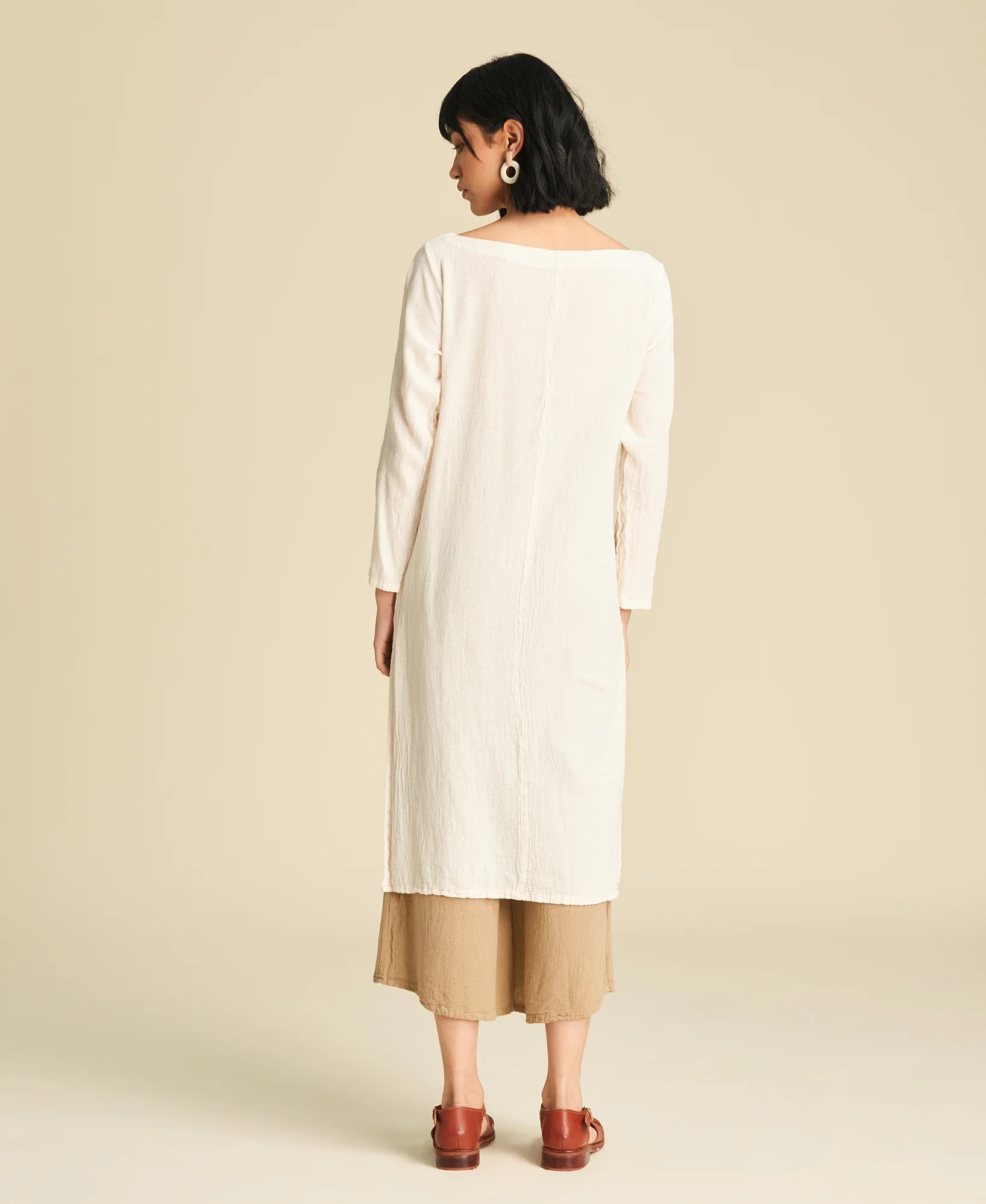 Tunique longue à manche longue en gaze de coton Amalia en couleur Bone