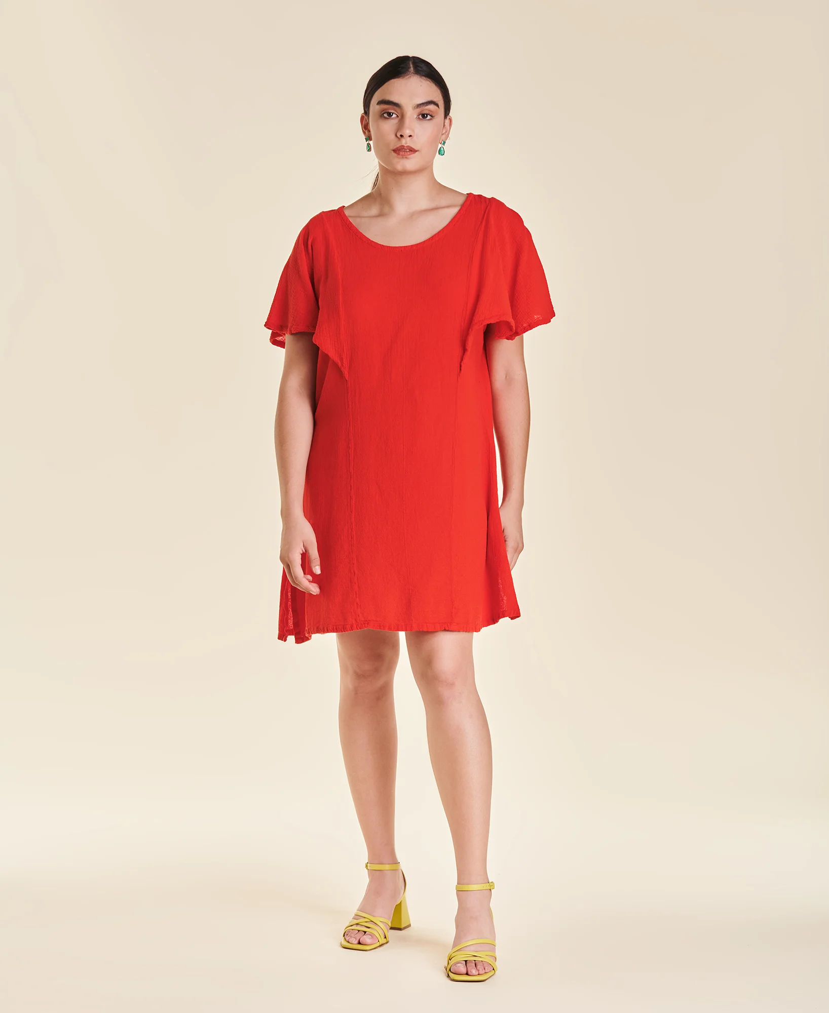 Robe courte en coton à manches papillon