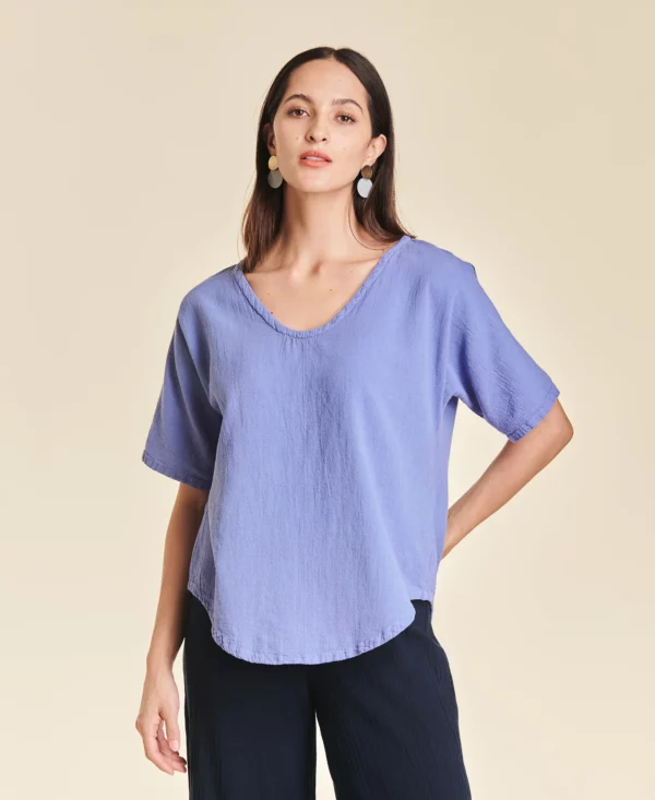 tess_lila_01 Blouse en coton à manche courte et col V arrondi